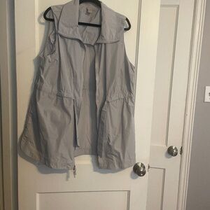 Chico’s weatherproof vest/sleeveless jacket